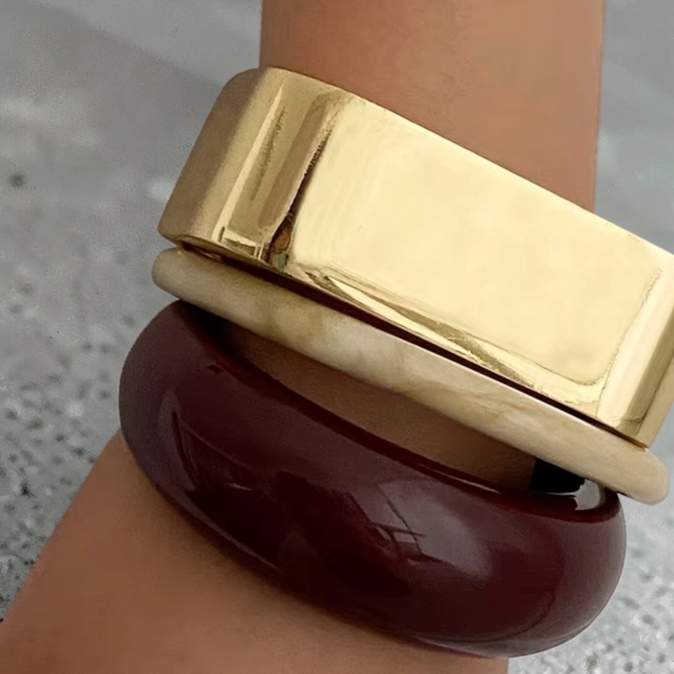Wavy Brown Brazalet