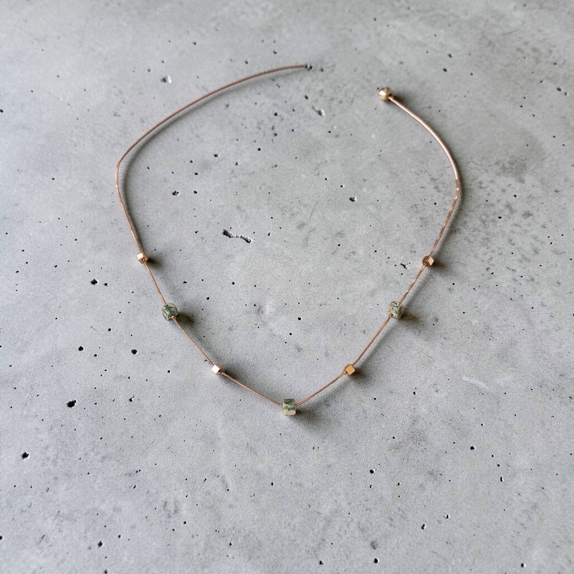 Collar mini piedra
